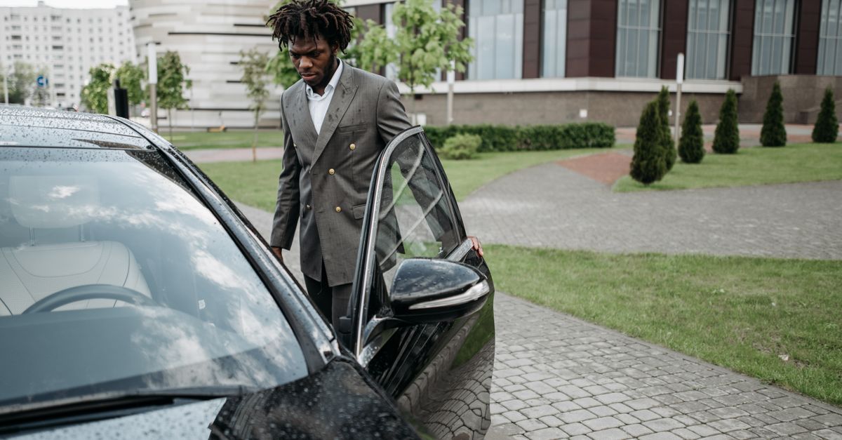 Roadside Car Lockout Service: What to Do and What Happens When We Arrive — Quick Call Locksmith