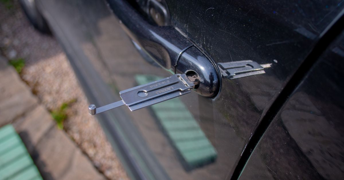 Why a Kiosk or Generic Key Copy Cannot Replace a Modern Car Key — Quick Call Locksmith
