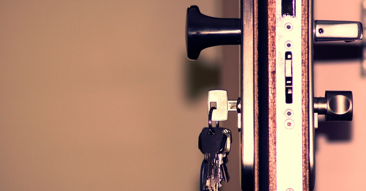 Why Kiosk Key Copies Are Not a Substitute for Emergency Commercial Lockout Service — Quick Call Locksmith