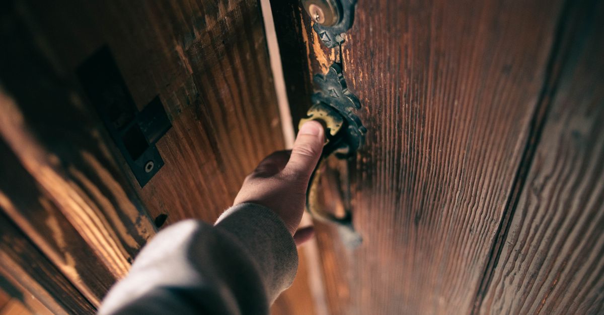 Our House Lockout Service: What Actually Happens When We Arrive — Quick Call Locksmith